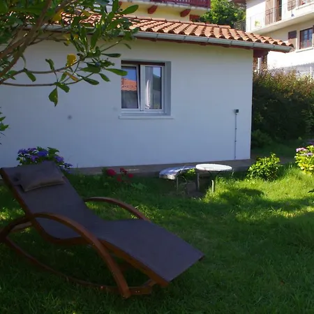 D'hôtes Hor Dago Près De La Gare D'hendaye Avec Le Petit-déjeuner Bed & Breakfast Hendaye