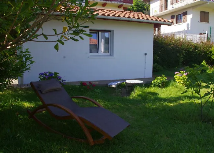 D'hôtes Hor Dago Près De La Gare D'hendaye Avec Le Petit-déjeuner Bed & Breakfast Hendaye